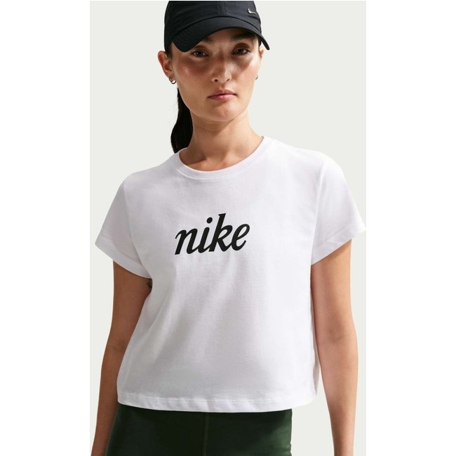 Camiseta Nike Sportswear Club Heritage Feminina