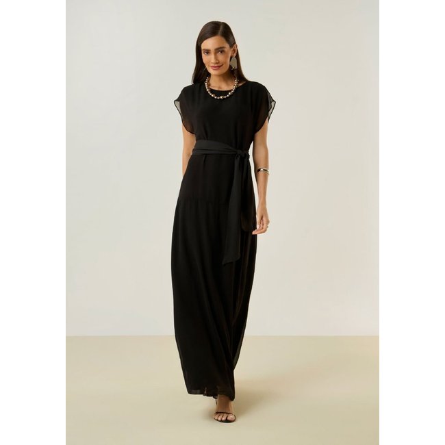 Vestido Maria Valentina Solto Decote Careca Manga Curta Longo Preto