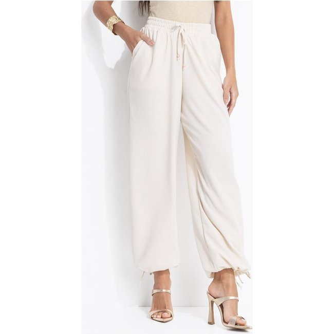 Calça Aladim Em Crepe Plano Bege Quintess