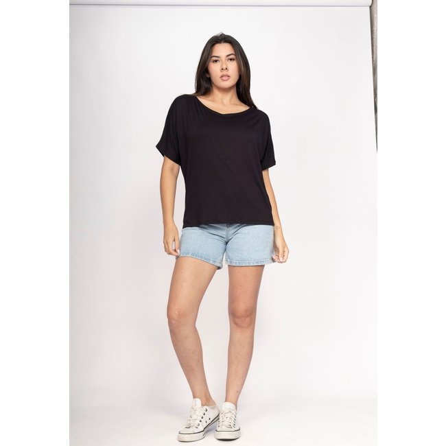 Blusa CabanaFree Básica Morcego Malha Gola Canoa Manga Curta Preto