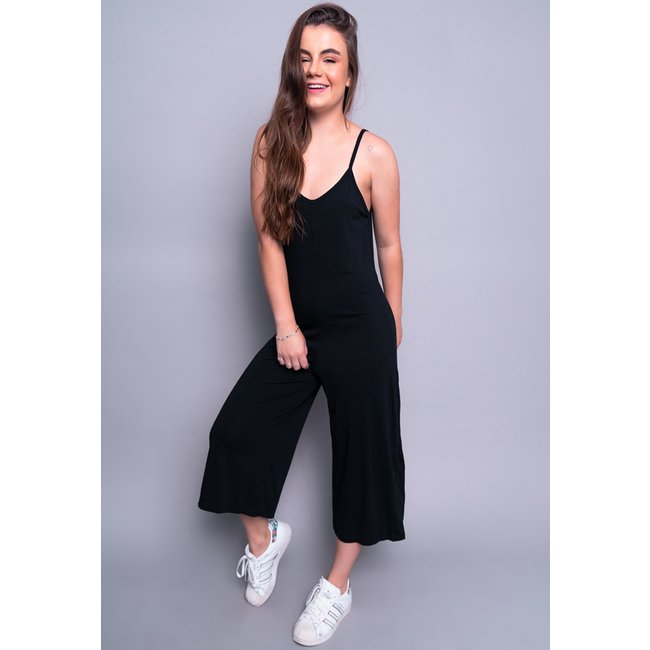 Macacão Pantacourt 4 Estações Feminino Liso Midi Sem Bojo Preto