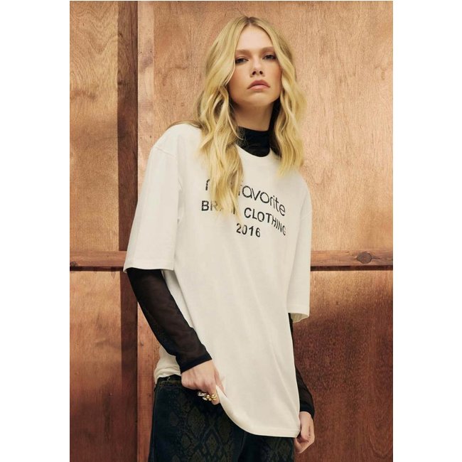 T-Shirt Oversized Alongada Com Estampa My Favorite Things