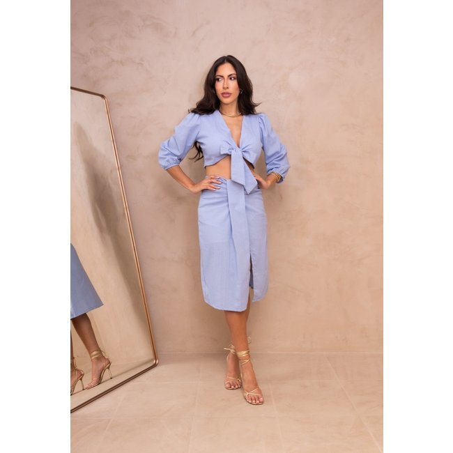 Conjunto Cropped Manga 3/4 e Saia Midi Linho Elegante Améllite Baby Blue
