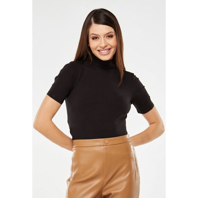 Blusinha D Bell Outlet Fashion Gola Alta Preta