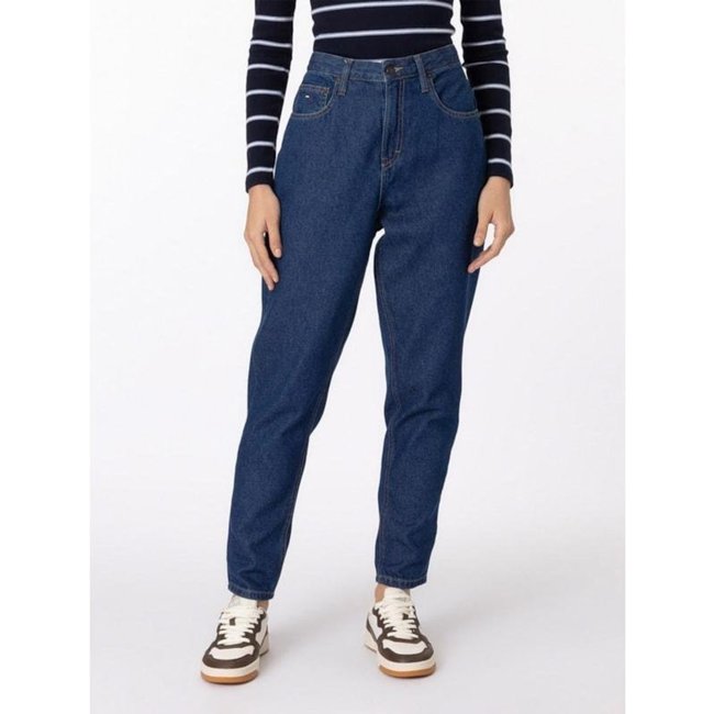 Calça Jeans Mom de Cintura Alta e Corte das Pernas Afunilado Azul
