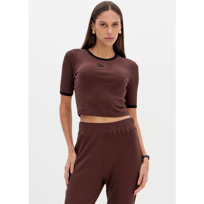 Blusa Cropped Baby Look Canelada Lança Perfume