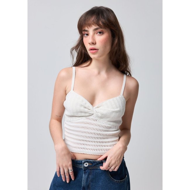 Cropped Tricô Off‑White Busto Torcido