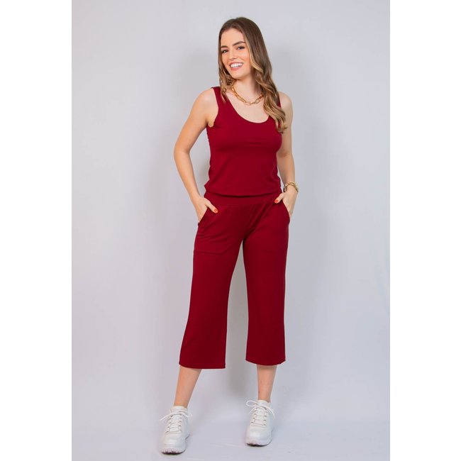 Conjunto Maria Paes Calça Pantacourt e Regata Vinho