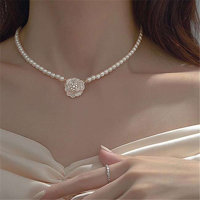 Colar Perola Feminino Gargantilha luxo Strass shocker flor - Branco
