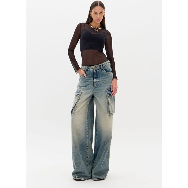 Calça Jeans Relaxed Com Bolsos Lança Perfume