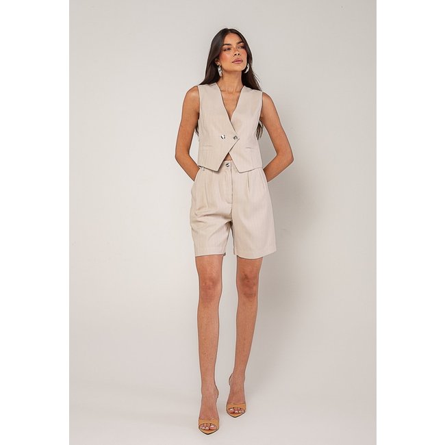 Conjunto Alfaiataria Com Colete e Short Salvatore Bege