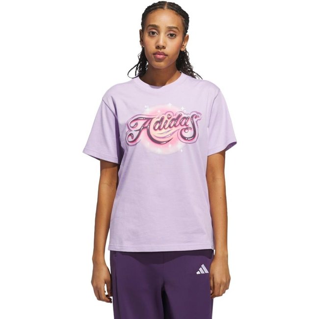 Camiseta estampada com gráfico aerografado adidas Sportswear Roxo