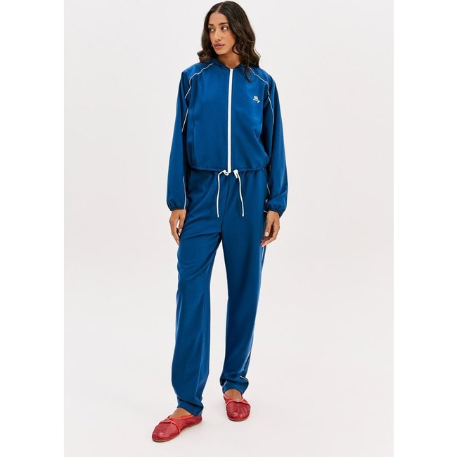 Calça Reta Cintura Alta Com Bordado Sport Easy