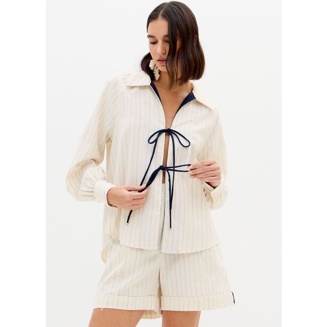 Camisa Manga Longa Com Amarrações Lança Perfume