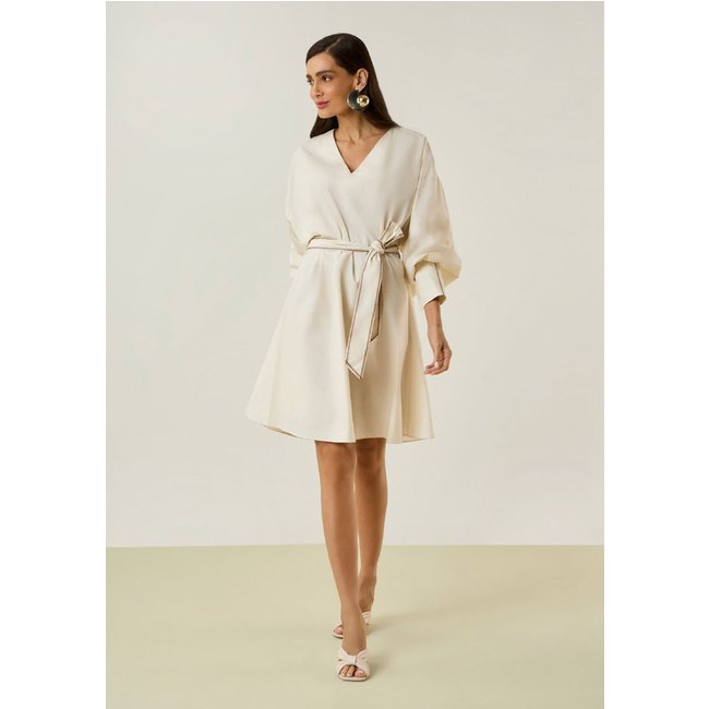 Vestido Maria Valentina Solto Decote V Manga Longa Curto Off-white