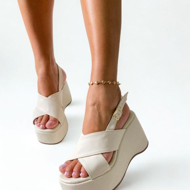 Sandália Delazari Plataforma Off White