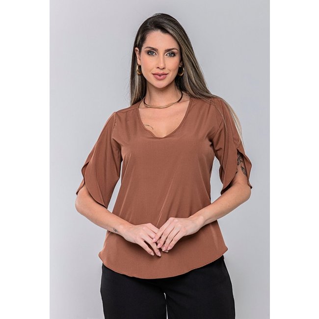 Blusa Feminina com Decote V e Manga Folha 3/4 Elegância e Leveza -Marrom Docce Mulher