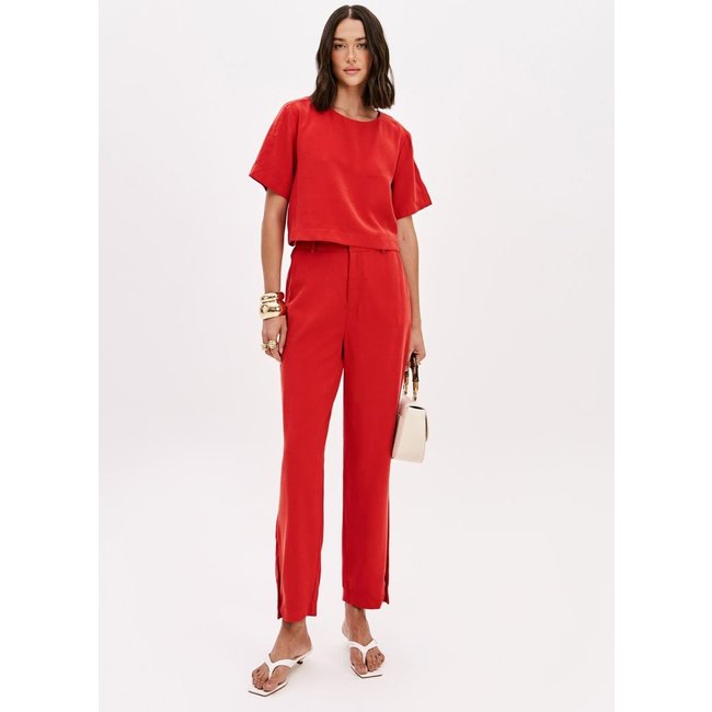 Calça Carrot Cintura Média Com Bolsos Lança Perfume