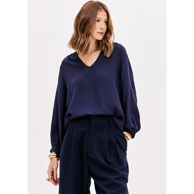 Blusa Decote V Mangas Médias Com Pregas Lança Perfume