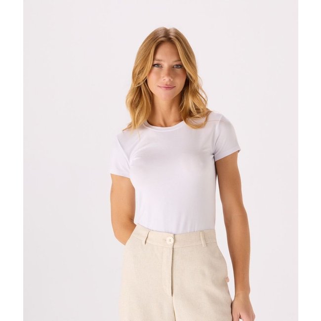 Blusa Makenji Basica Decote Careca Feminina Branca