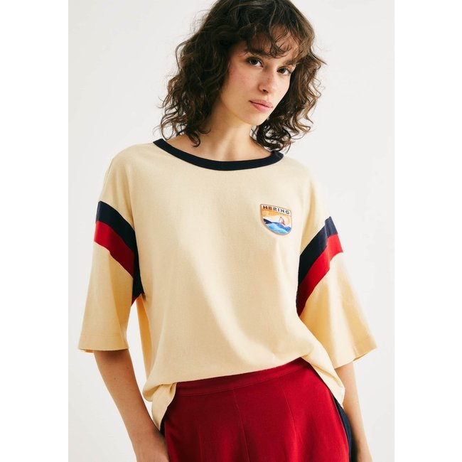 Camiseta Feminina Oversized Com Patch Hering