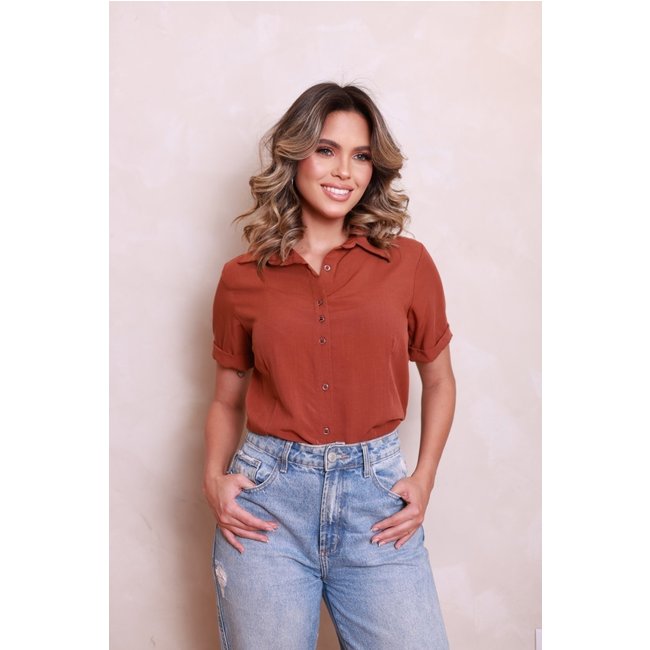 Camisa Social Feminina Ícone Fashion Manga Curta Chocolate