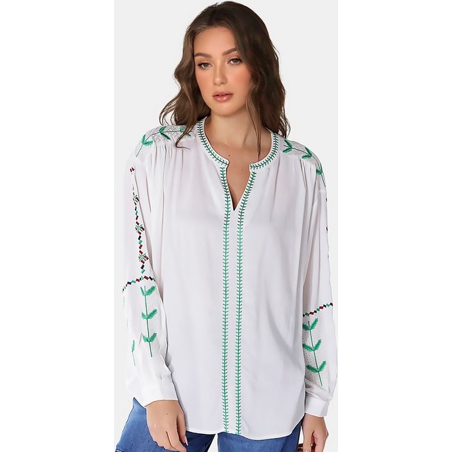 Blusa Branca Boho em Viscose e Linho Mangas Bordada Sob