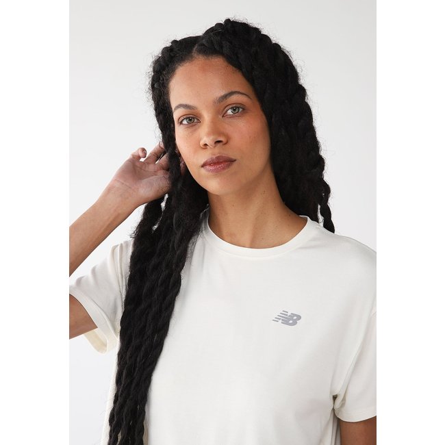 Camiseta Cropped New Balance Reta Drapey Branca