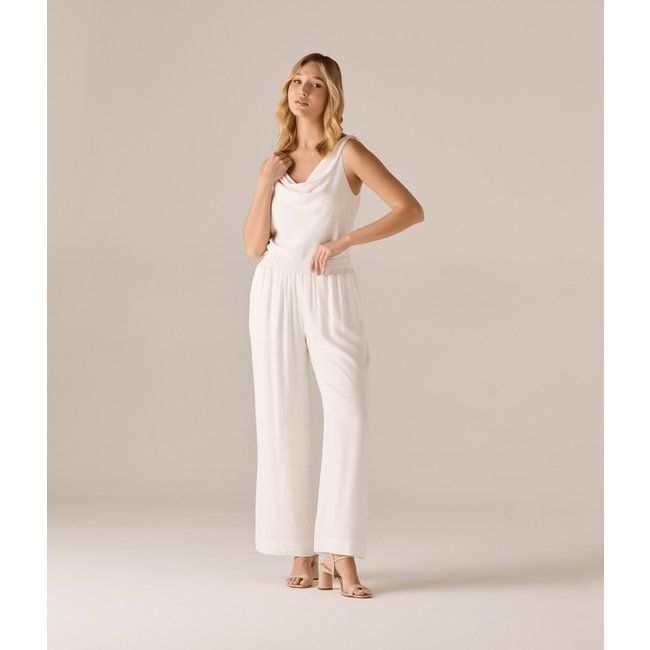 Calca Makenji Pantalona Com Bolso Embutido Frente Feminina Off White