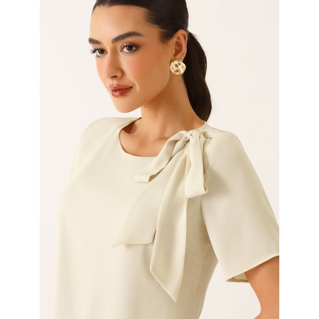 Blusa Manga Curta Decote Degagê em Crepe Aveia Tessalia