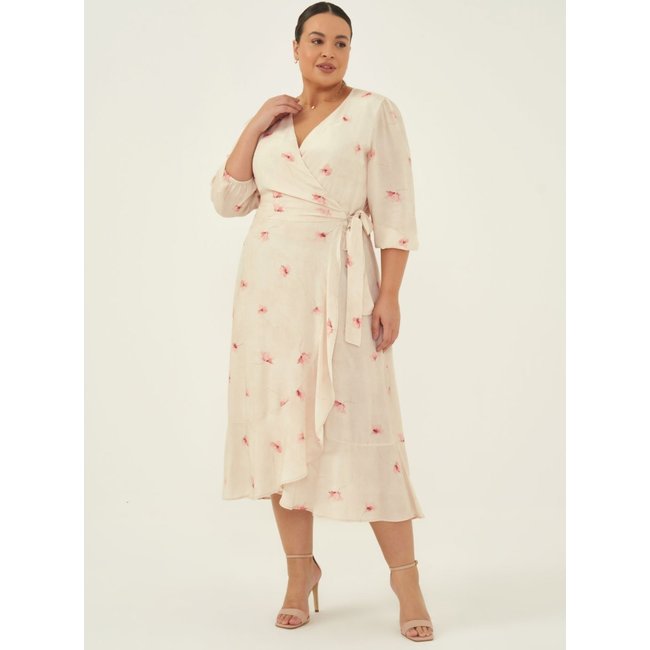 Vestido Midi em Viscose Estampada Floral Plus Size Baunilha Tata