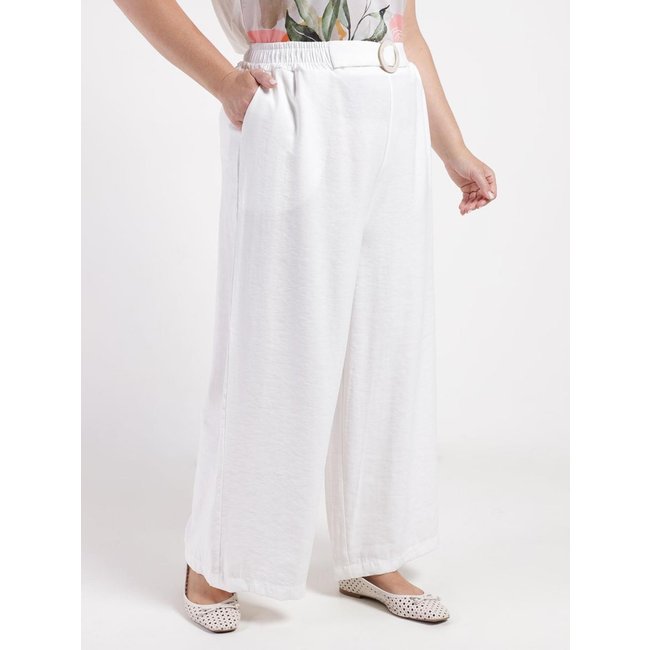 Calça Pantacourt Plus Size Feminina OFF WHITE