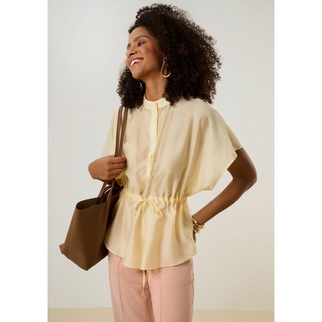 Blusa Maria Valentina Solta Gola Padre Manga Curta Padrão Amarelo