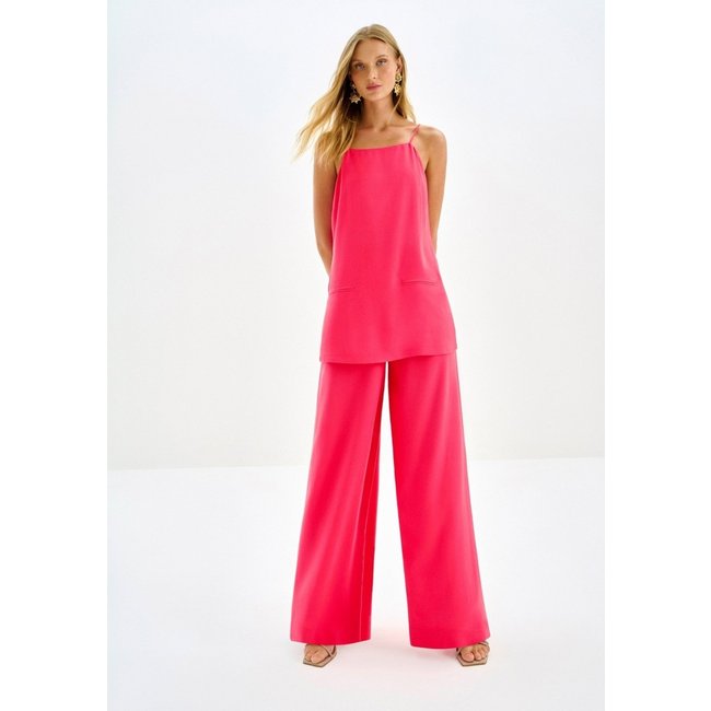 Blusa Alongada em Crepe com Decote Reto