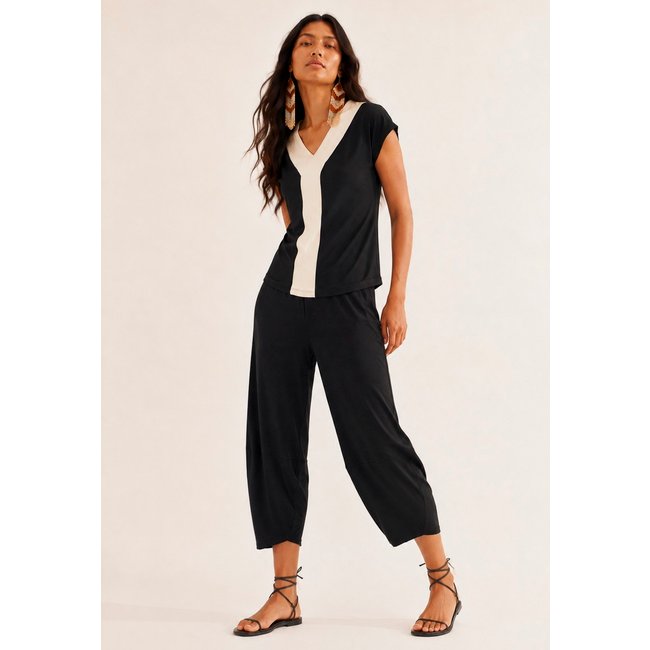 Conjunto Amazonia Vital Traço Essencial Preto e Marfim