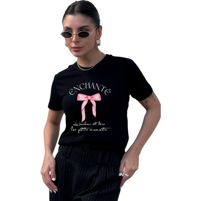 Camiseta Cianitas Preta Estampa Laço Enchanté