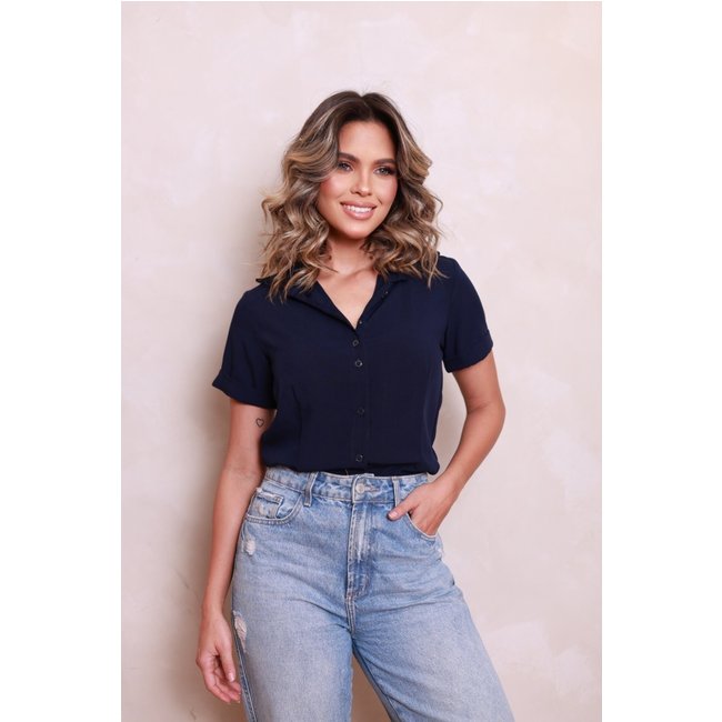 Camisa Social Feminina Ícone Fashion Manga Curta Azul Marinho