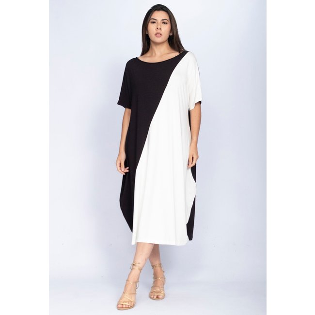 Vestido Amazonia Vital Midi Malha Amplo Bicolor Preto e Branco