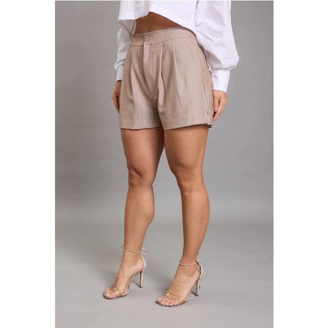 Shorts Feminino Dialogo Alfaiataria com Pregas Casual Chic Bege