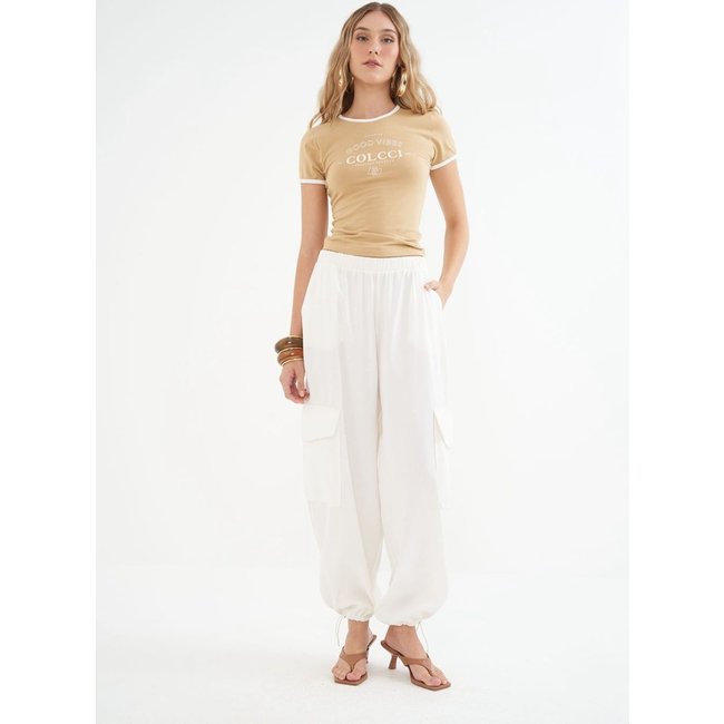 Camiseta Justa Feminina Com Estampa Colcci Bege Flavo