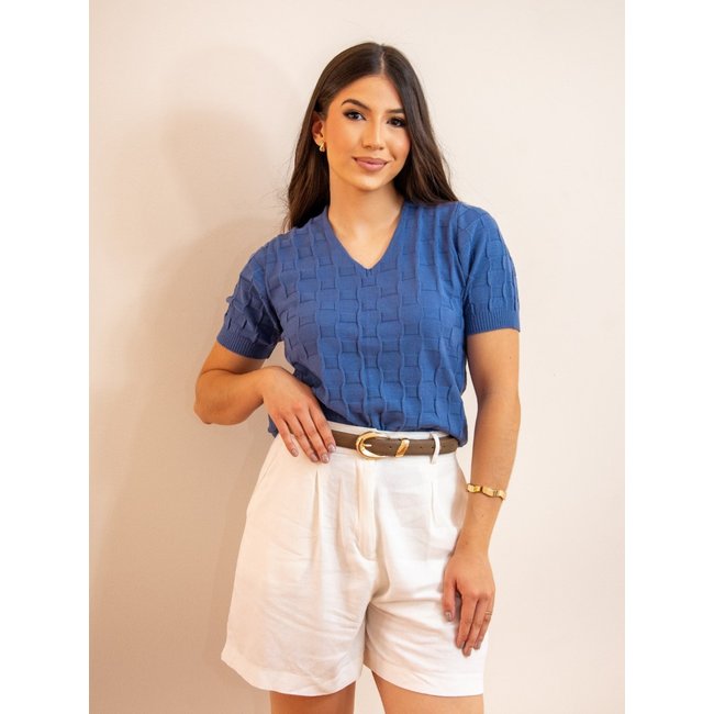 Blusa La Cor Tricot Manga Curta Texturizada em Tricot Gola V Azul Jeans