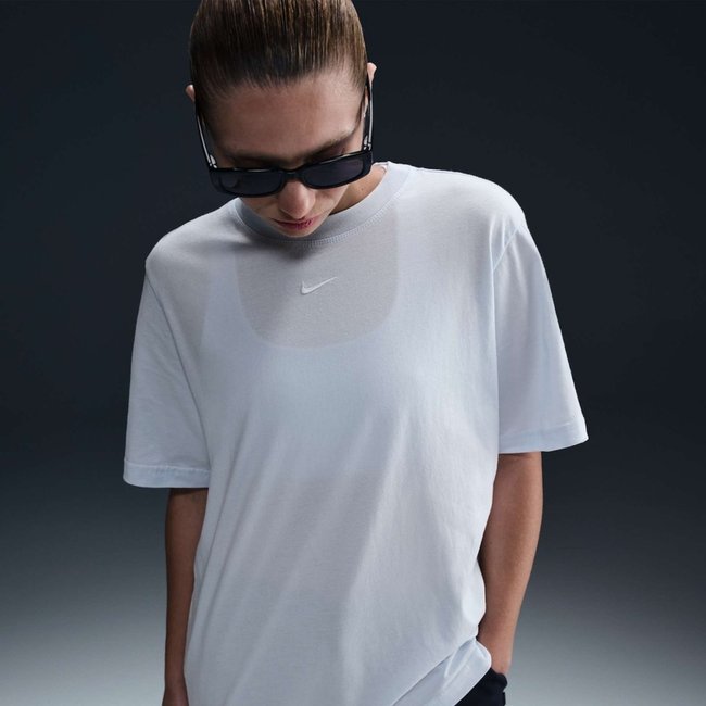 Camiseta Nike Sportswear Feminina