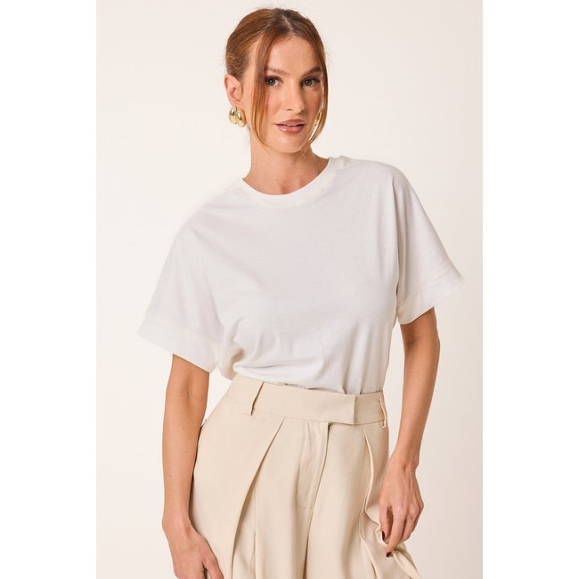 T-Shirt Básica Algodão – Cléa Store – Off White
