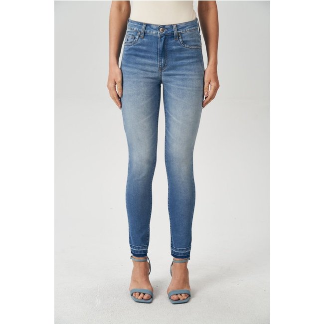 Calça Jeans Skinny Barra Desfeita Feminina Acostamento