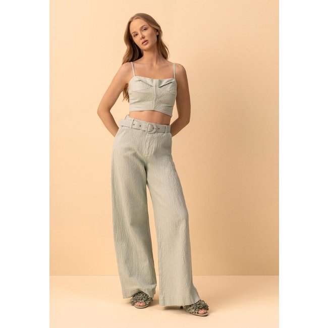 Top Cropped De Alças Com Elástico Nas Costas Em Sarja