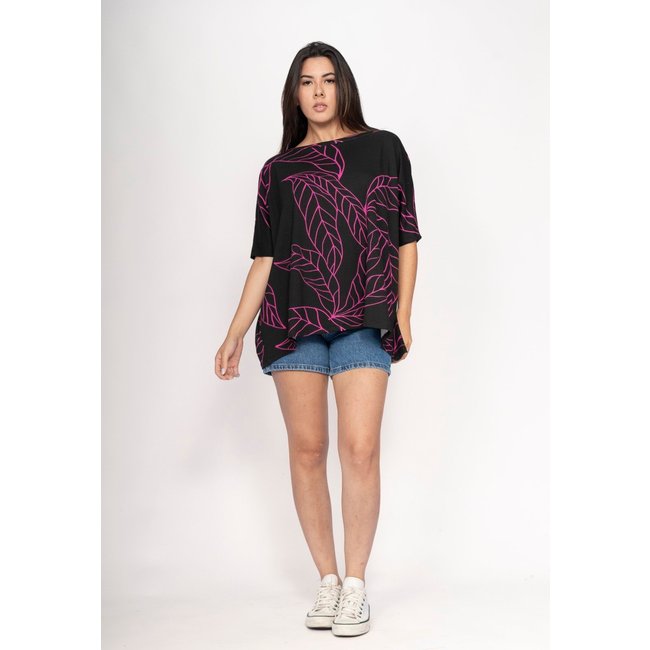 Blusa CabanaFree Ampla Malha Morcego Manga Curta Estampa Antúrios Lilás