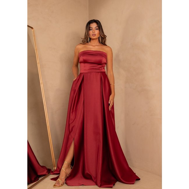 Vestido Longo de Festa Madrinhas Tomara que Caia Acetinado com Fenda Hadassa Cia Do Vestido Marsala