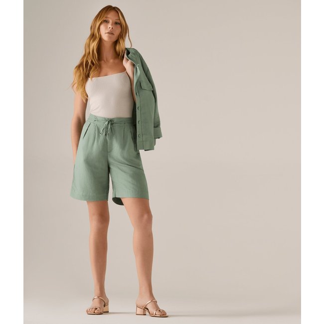 Bermuda Makenji Com Cordao E Ponteira Feminina Verde