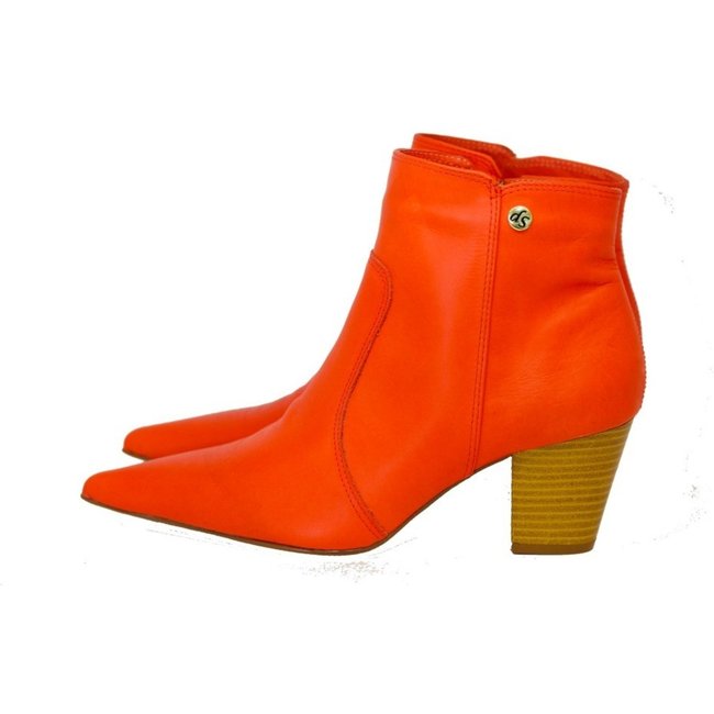 Bota Feminina Bico Fino Cano Curto Couro Salto 6 cm Laranja