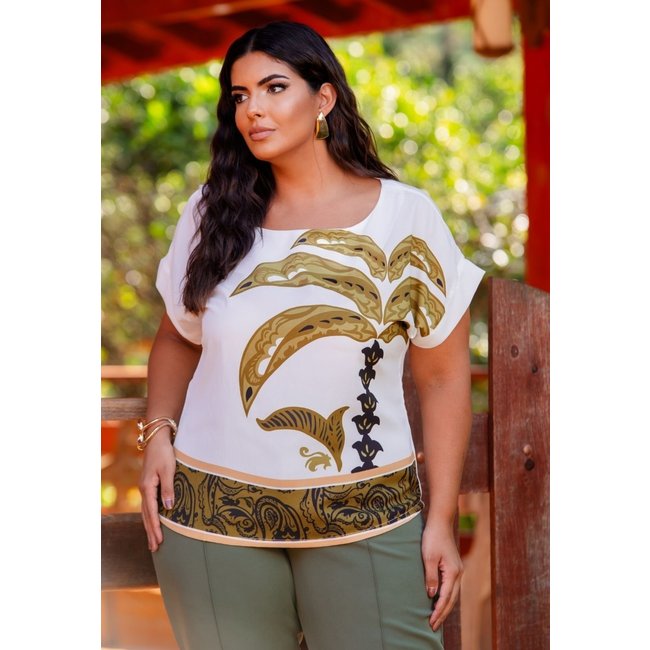 Blusa Plus Size Ampla com Estampa Localizada OffWhite